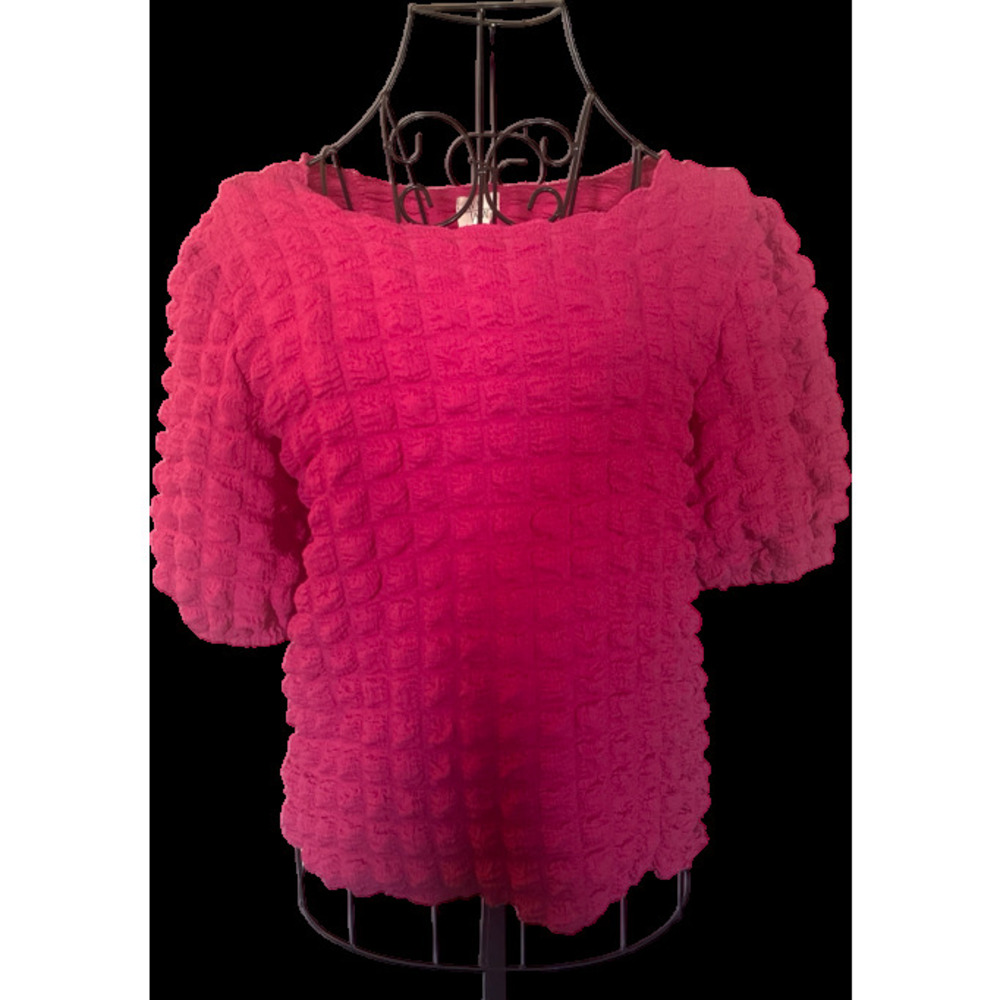 Textured short sleeve knit top
